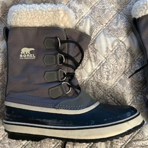 Sorel Winter Carnival Waterproof Boot (Women size 9.5) - Picture 2 of 15